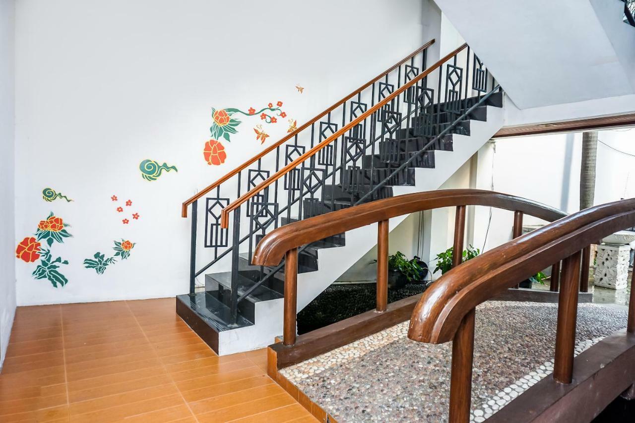 Oyo 107 Kusuma Kemang Suite Jakarta Exterior foto