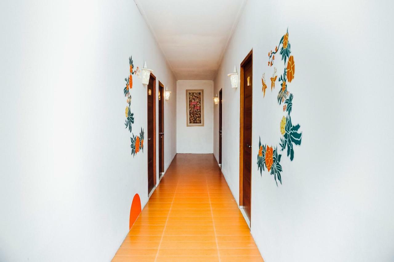 Oyo 107 Kusuma Kemang Suite Jakarta Exterior foto