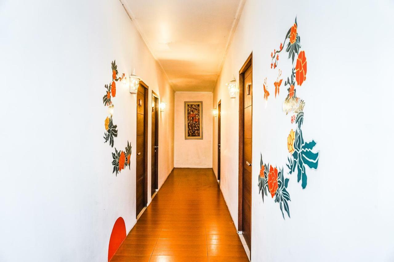Oyo 107 Kusuma Kemang Suite Jakarta Exterior foto