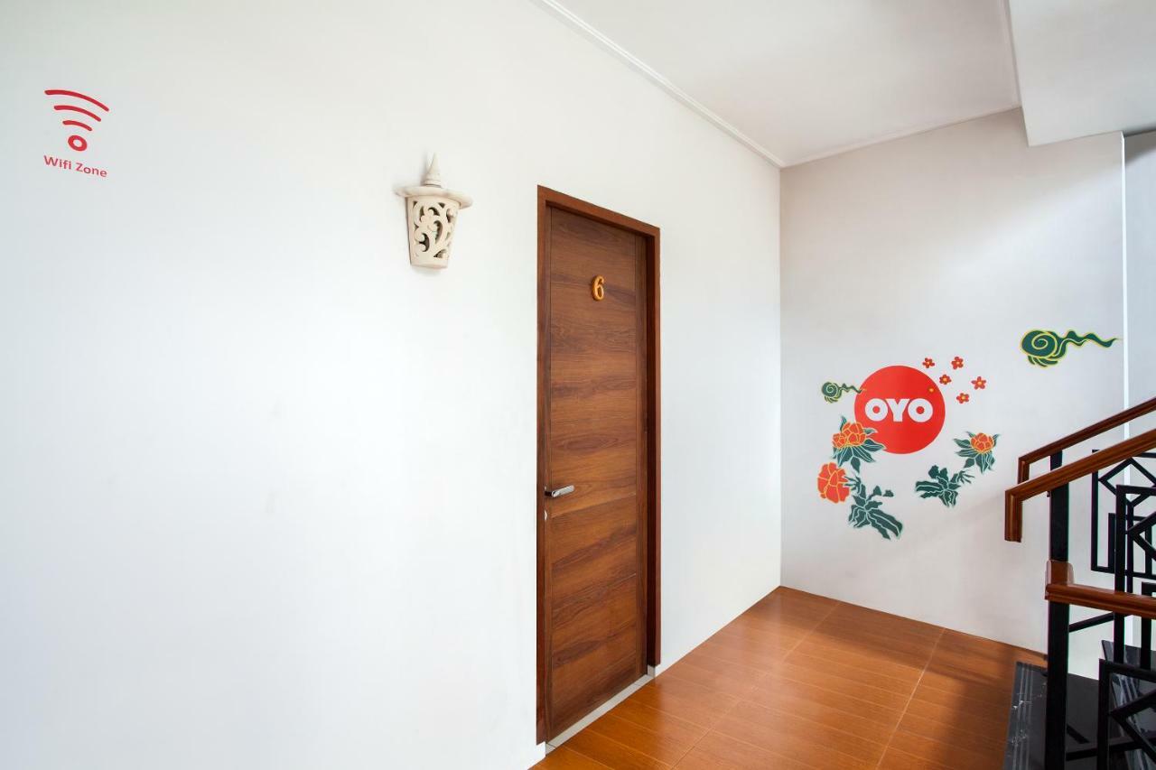 Oyo 107 Kusuma Kemang Suite Jakarta Exterior foto