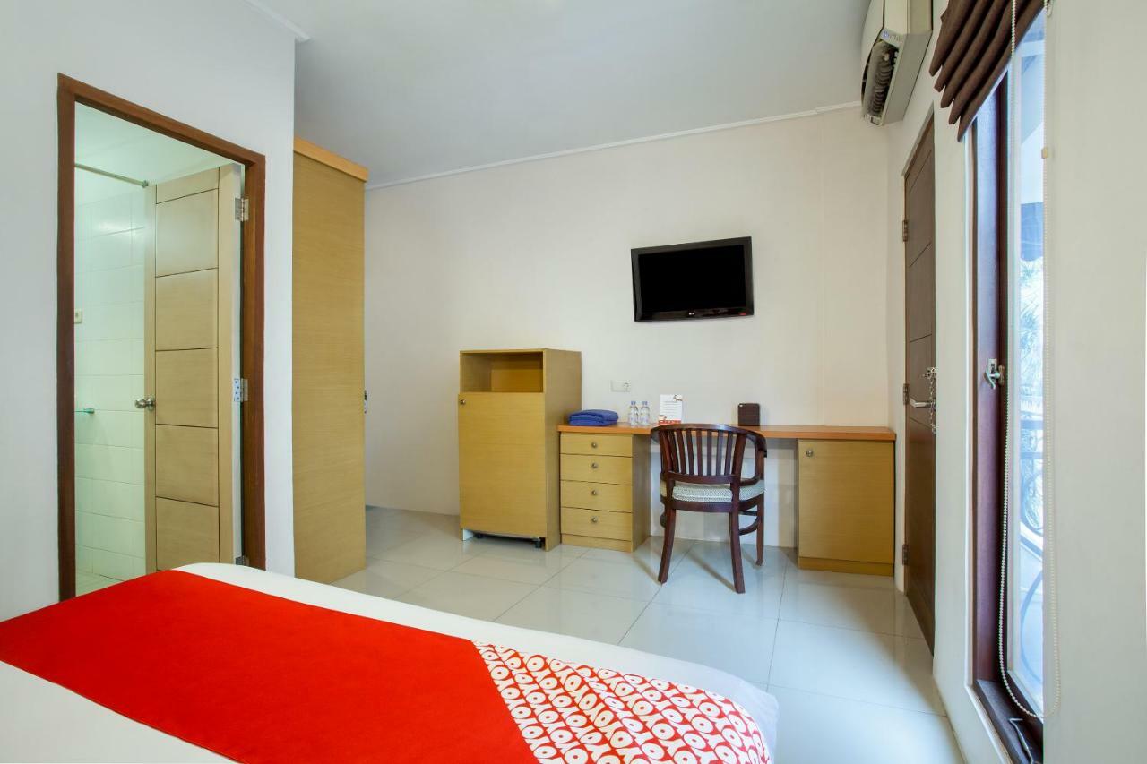 Oyo 107 Kusuma Kemang Suite Jakarta Exterior foto