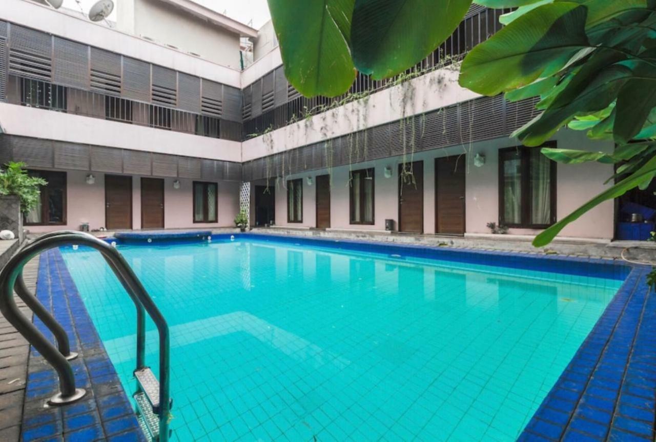 Oyo 107 Kusuma Kemang Suite Jakarta Exterior foto